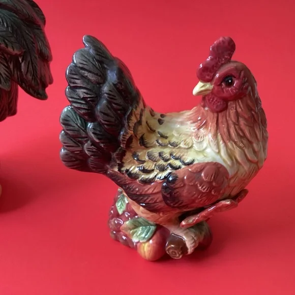 Colorful Fitz & Floyd Rooster Hen salt & Pepper Set - Picture 3 of 9